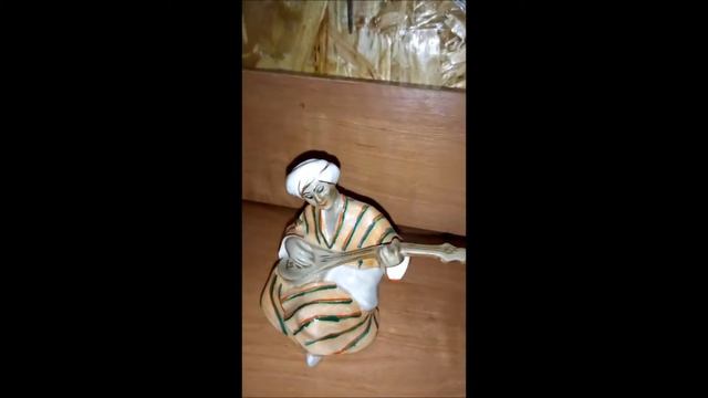 фарфор статуэтка.узбек с инструментом.отл.сост. смотреть онлайн