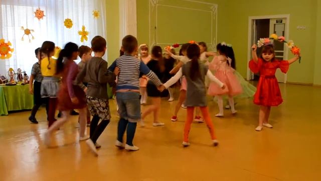 Игра с веночком, развлечение на праздник Масляная смотреть онлайн