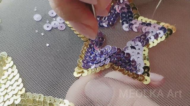 Вышивка пайетками люневильским крючком. Аппликация для детской курточки. Мастер-класс смотреть онлайн