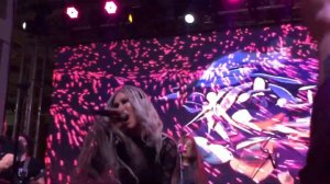 Линда - Сидите потише