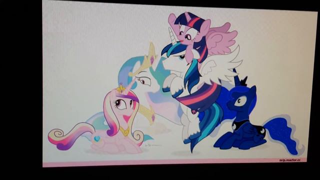 Принцеса Каденс и Луна и Селестия смотреть онлайн