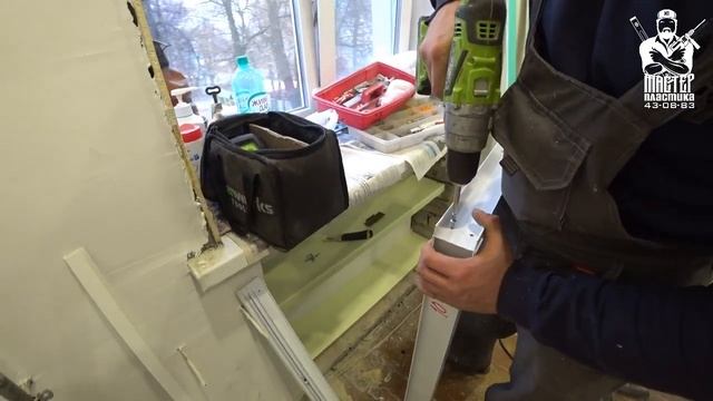 Установка хрущевского холодильника под окно в Кирове. Шкаф холодильный. Холодильник хрущевский цена смотреть онлайн