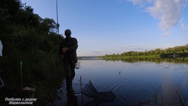 ЭТА РЫБА ТАЩИТ УДОЧКУ В ВОДУ. смотреть онлайн