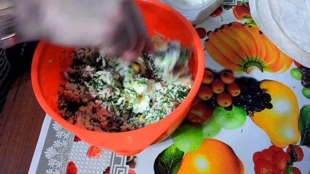 Рулет из лаваша с крабовыми палочками и плавленным сыром и яйцом смотреть онлайн