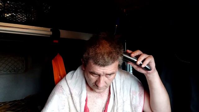 Салон красоты в кабине или самостоятельная стрижка. Анекдот. смотреть онлайн