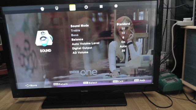Look at a Technika 39-C273R 39 Inch Full HD 1080p LCD TV with Freeview I bought had no problems смотреть онлайн