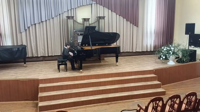 Моцарт Соната номер 10 K 330 C dur Чайковский Русский танец отрывок из балета Лебединое озеро смотреть онлайн