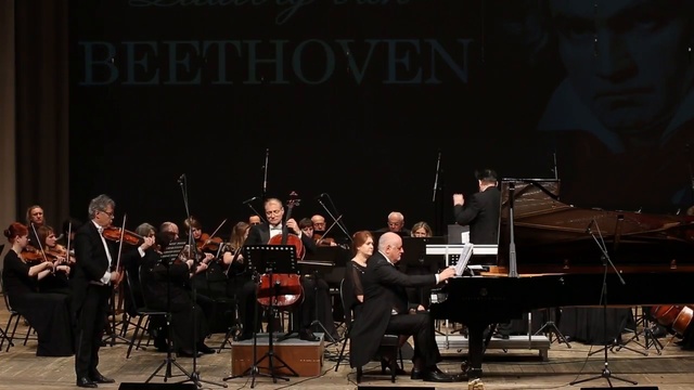 ПЕНЗАКОНЦЕРТ - Концерт оркестра п_у В. Каширского с участием Ф.Рошиньо, С. де Бл (1) смотреть онлайн