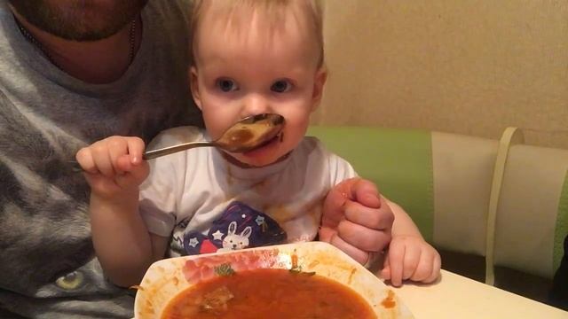 Учусь есть ложкой суп самостоятельно смотреть онлайн