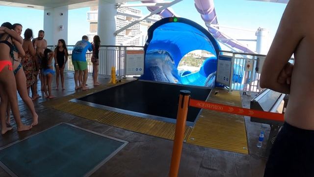 slides at Aquaventure water park смотреть онлайн