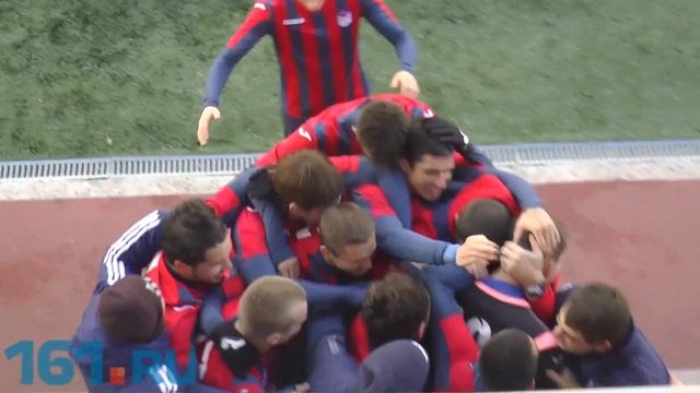 ПФЛ "СКА Ростов-на-Дону" - ФК "Чайка". Вратарь забивает от своих ворот. 30.10.2016 смотреть онлайн