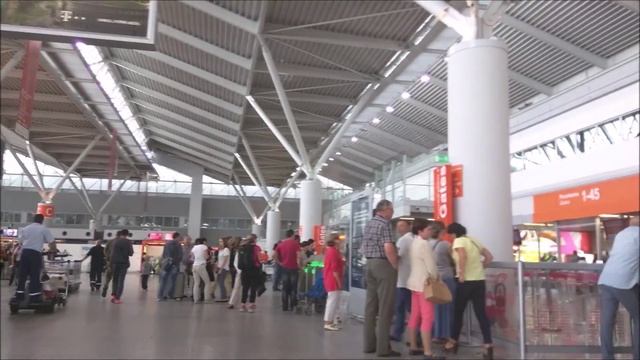 Airport Series - Warsaw Chopin Airport Walkthrough смотреть онлайн