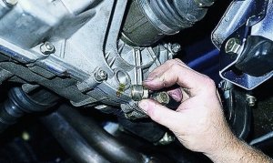 Лада гранта  - замена масла в МКПП - коробке передач. Подробно!..