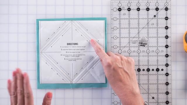 How to use the Triangles on a Roll Triangle Paper | Fat Quarter Shop смотреть онлайн
