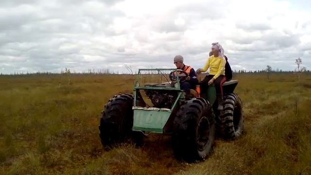 Покатушки на болотоходе. смотреть онлайн