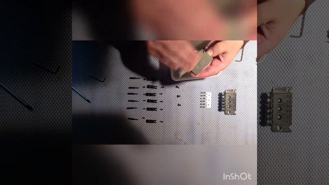demontage/nettoyage/remontage complet d'un vibrato de type FLOYD ROSE смотреть онлайн