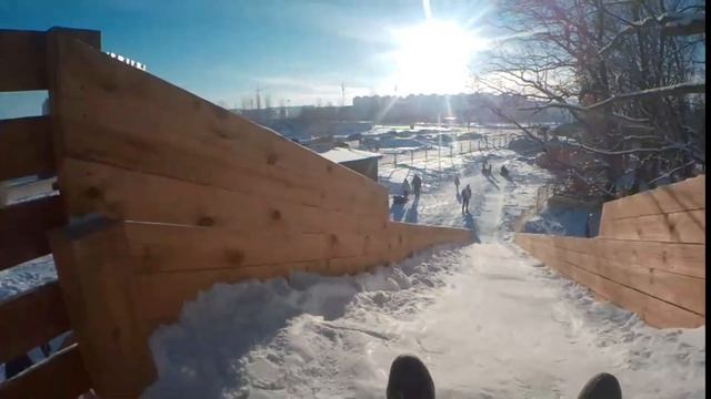 Предновогодние катания на ватрушках . Тест китайской экшен камеры Sjcam 8 Plus . смотреть онлайн