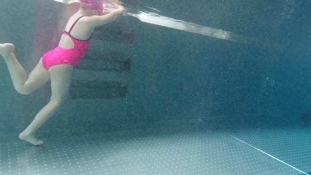 Вита в бассейне - первые тренировки смотреть онлайн