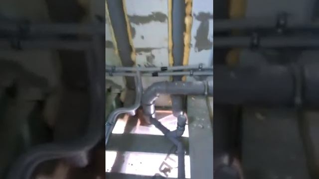 Санузел по деревянным балкам. смотреть онлайн