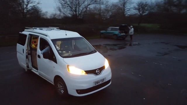 Nissan NV200 Campervan смотреть онлайн