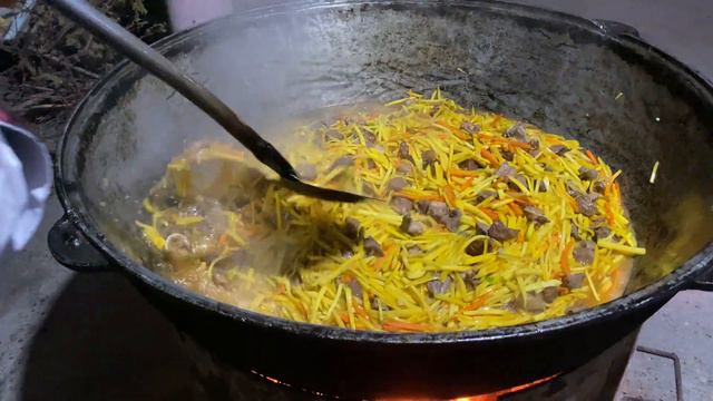 WEDDING BIG PILAF Popular street food in UZBEKISTAN | wedding pilaf смотреть онлайн