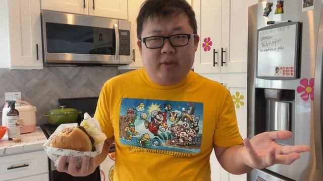 LET'S TRY 36 DIFFERENT CARL'S JR. MENU ITEMS смотреть онлайн