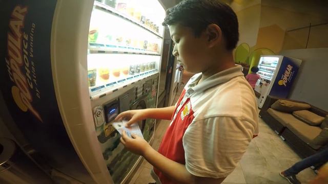 Enjoy at Angry Birds Activity Park смотреть онлайн