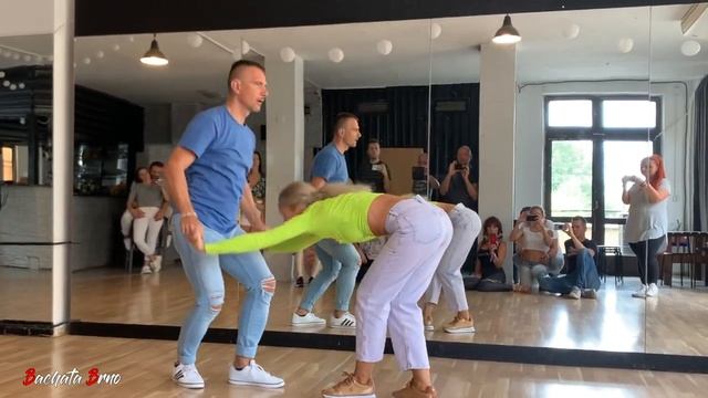 Hello - Daniel Santacruz / Peťák & Renča - Bachata workshop in Ostrava смотреть онлайн