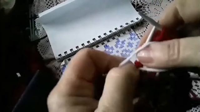 Свитер с оленями к Новому году. Часть 2.