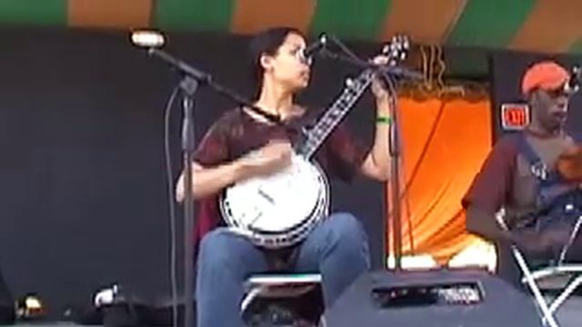 Carolina Chocolate Drops - Dona Got a Ramblin' Mind смотреть онлайн
