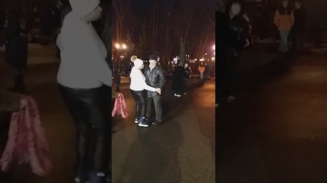 Харьков,танцуют Нина с Сан Санычем,"Белеет парус одинокий!" смотреть онлайн