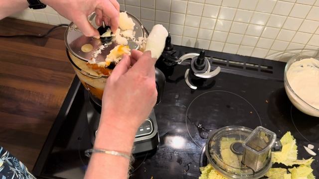Ninja Food Processor, First Look and First Cook! Jesus take the wheel!!! смотреть онлайн