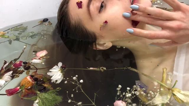 ЛУНА - главный вдохновитель на пути любви к себе смотреть онлайн
