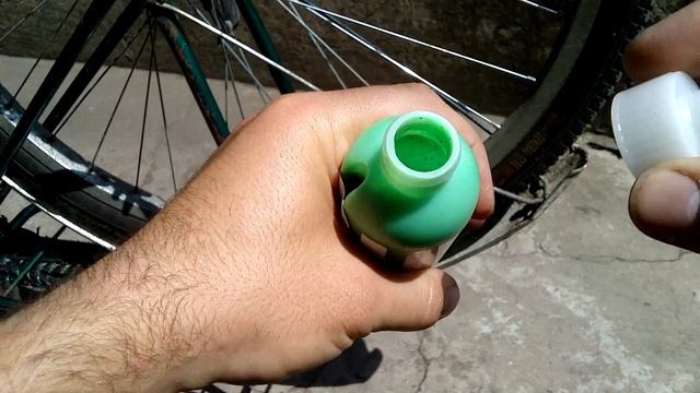 КАК НЕ ПРОКОЛОТЬ КАМЕРУ НА ВЕЛОСИПЕДЕ | Герметик для велосипедных колес | Антипрокольная жидкость