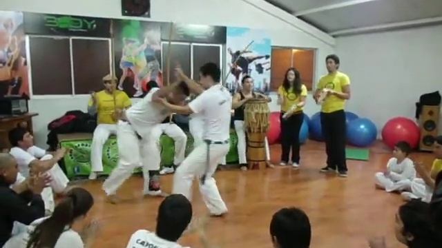 instructor bombril imbe capoeira 3 ( linares - chillan) смотреть онлайн