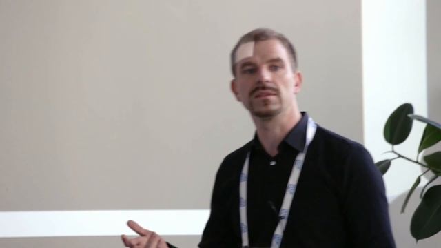 Inside a Container - Persistence with UI5 on iOS смотреть онлайн