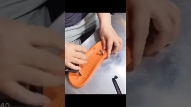 Как заправляют ремешки на вьетнамских тапочках - EngiLife.net #shorts смотреть онлайн