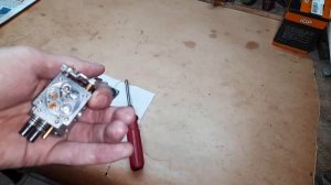 Ремонт, чистка карбюратора на китайских бензопилах