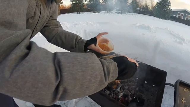 Дачный влог! Шашлык из свинины на углях! Вкусно, сочно, просто пушка смотреть онлайн