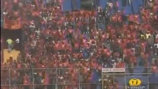 La bronca de Juan Jose Paredes al finalizar el clásico 276 Pentarojo смотреть онлайн