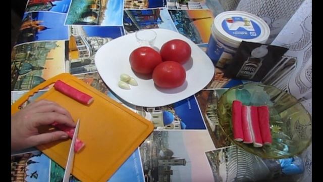 ОЧЕНЬ ВКУСНЫЙ И ПРОСТОЙ САЛАТИК ВСЕГО ЗА 5 МИНУТ С ПОМИДОРАМИ И КРАБОВЫМИ ПАЛОЧКАМИ! смотреть онлайн