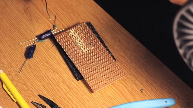 Building the Auduino Synthesiser (Arduino based DIY synth) смотреть онлайн