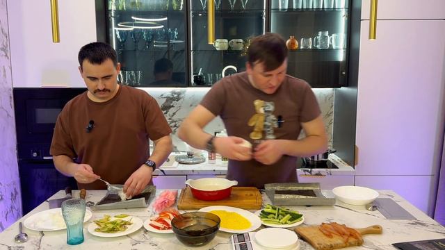 ГОТОВИМ РОЛЛЫ / В ЧЕСТЬ 8 МАРТА / ДА ПРОСТЯТ НАС ЯПОНЦЫ смотреть онлайн