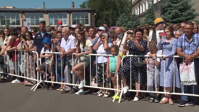 Из РГВВДКУ выпустились офицеры и прапорщики смотреть онлайн