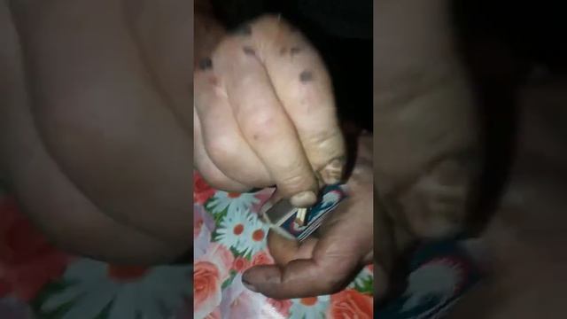 Потушил две спички на спор об себя а патом дошло что поджог руку в продолжение смотрите смотреть онлайн