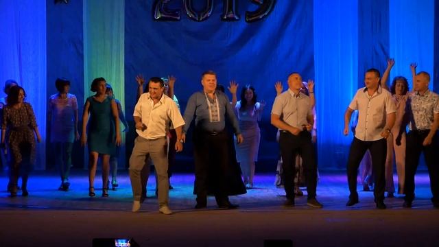 РОДИТЕЛИ ВЫПУСКНИКОВ ЗАЖГЛИ ЗАЛ СВОИМ ВЫСТУПЛЕНИЕМ! смотреть онлайн