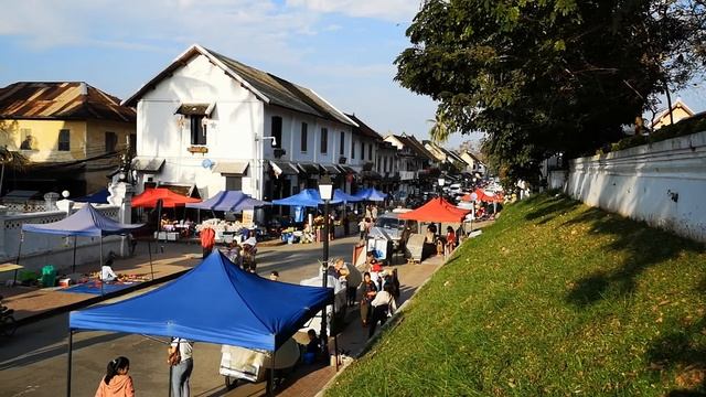 Лаос. Луанг Прабанг. Королевский дворец. Холм Пху Си. смотреть онлайн