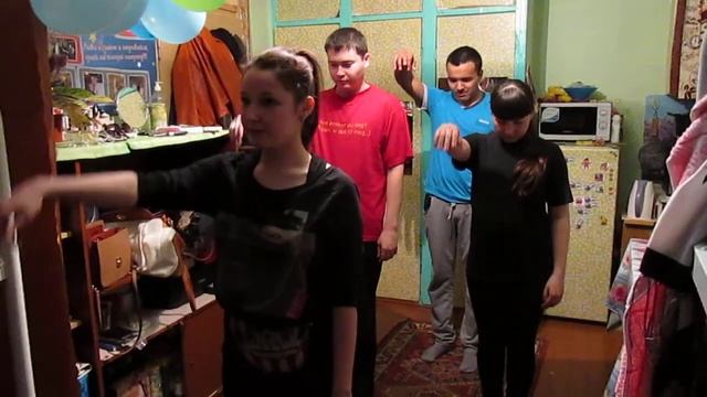 Танцы в общаге!!! смотреть онлайн