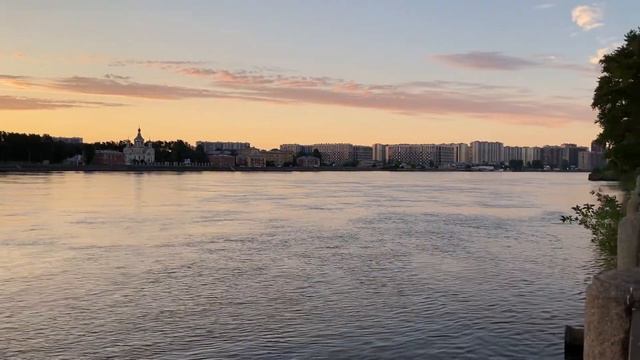 Левый берег Невы во время белых ночей смотреть онлайн
