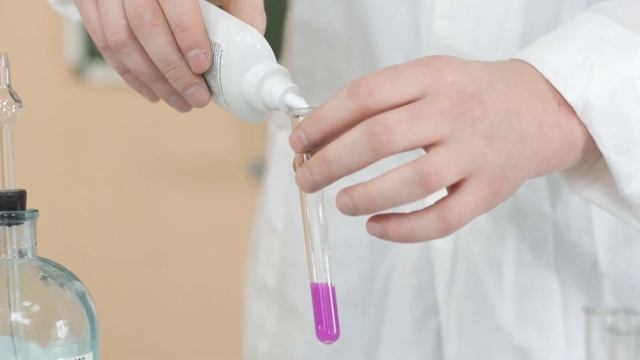 Химическая реакция KMnO4 с H2SO4 и H2O2 смотреть онлайн